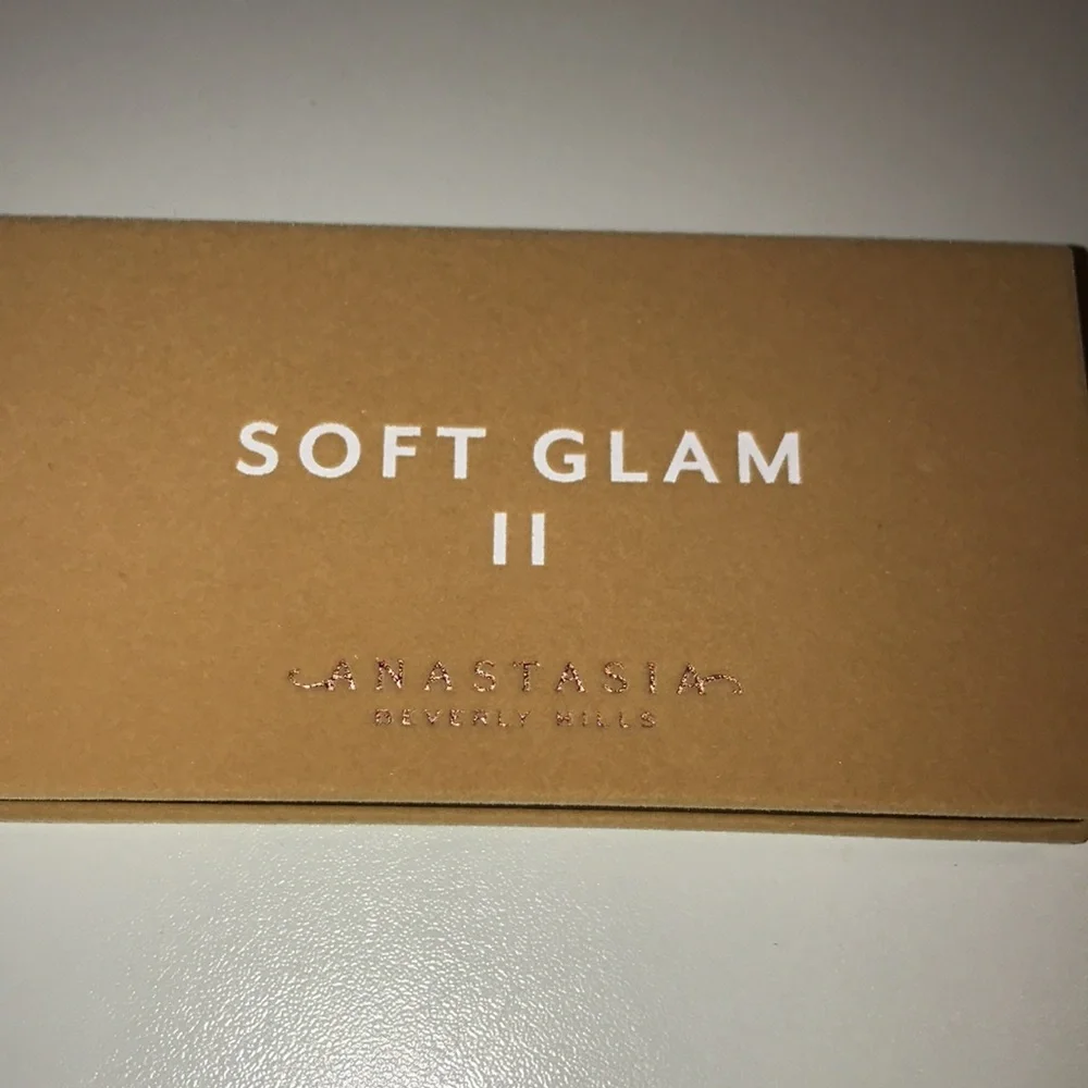 Anastasia soft glam 2 mini palette New